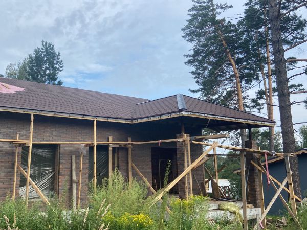 Укладка мягкой черепицы на кровлю